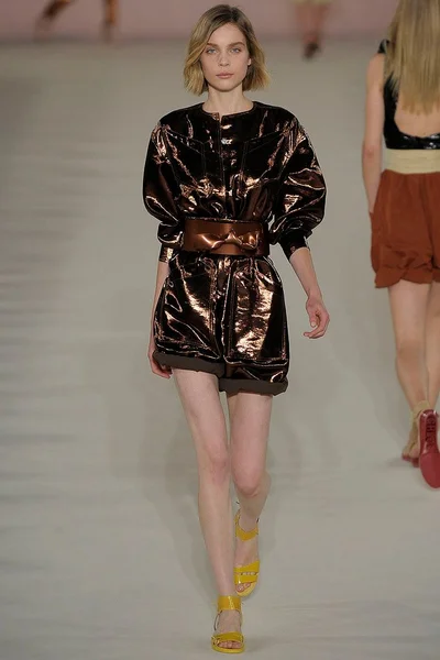 Look 27